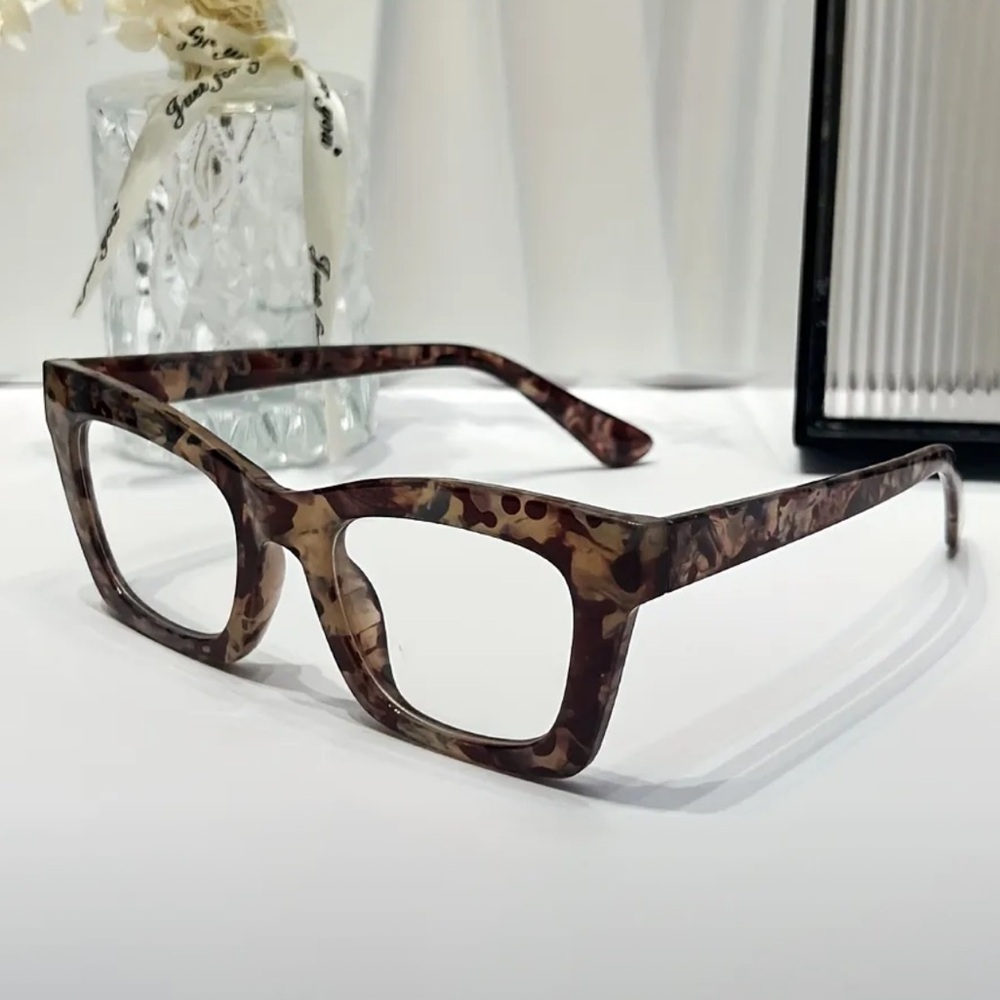 Stylish Brown Tortoiseshell Glasses